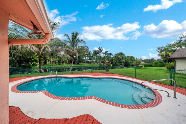 1222 Essex Drive, Wellington, FL 33414