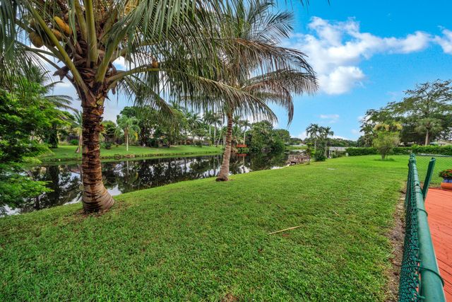1222 Essex Drive, Wellington, FL 33414