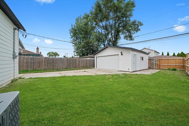 1134 W 104th Street, Chicago, IL 60643