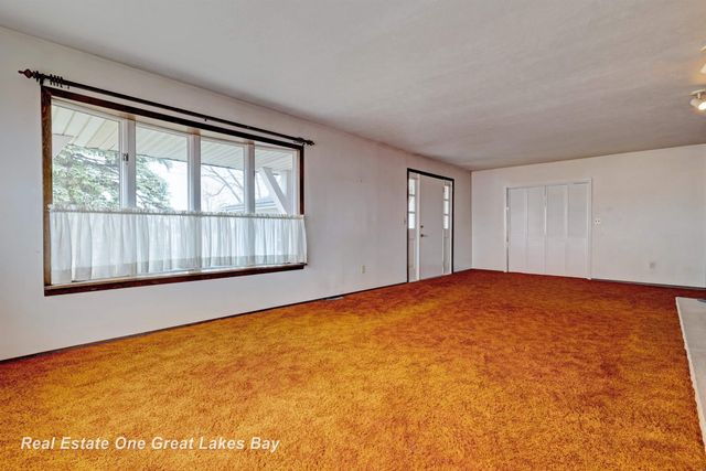 8730 Chesaning Road, Chesaning, MI 48616