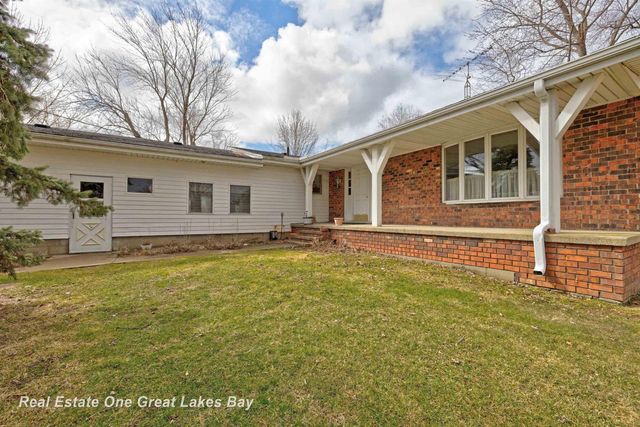 8730 Chesaning Road, Chesaning, MI 48616