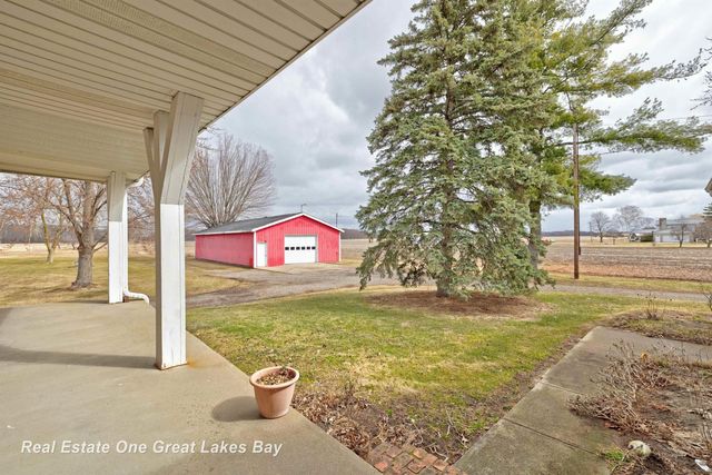 8730 Chesaning Road, Chesaning, MI 48616