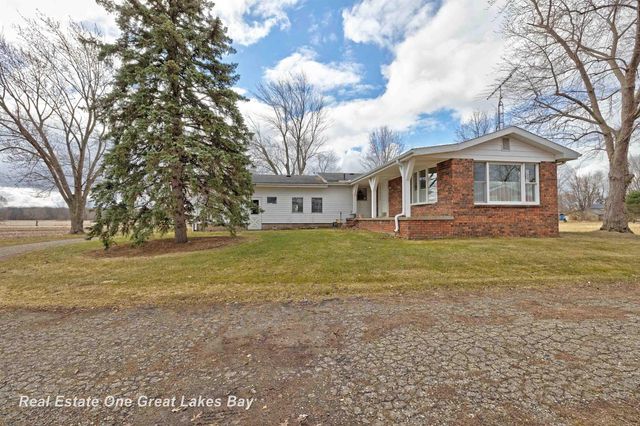 8730 Chesaning Road, Chesaning, MI 48616