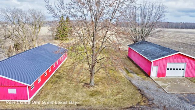 8730 Chesaning Road, Chesaning, MI 48616