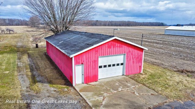 8730 Chesaning Road, Chesaning, MI 48616