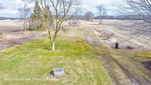 8730 Chesaning Road, Chesaning, MI 48616