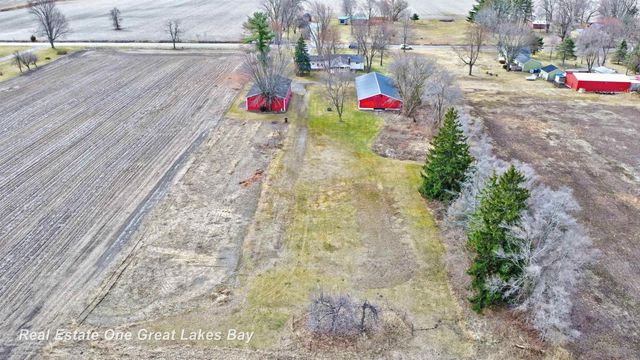 8730 Chesaning Road, Chesaning, MI 48616