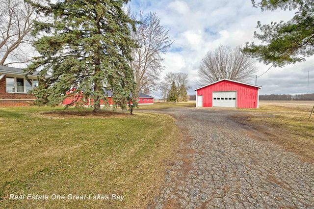 8730 Chesaning Road, Chesaning, MI 48616