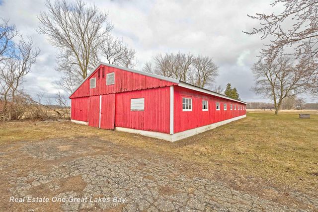 8730 Chesaning Road, Chesaning, MI 48616
