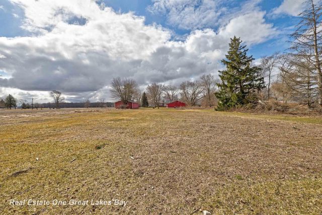 8730 Chesaning Road, Chesaning, MI 48616