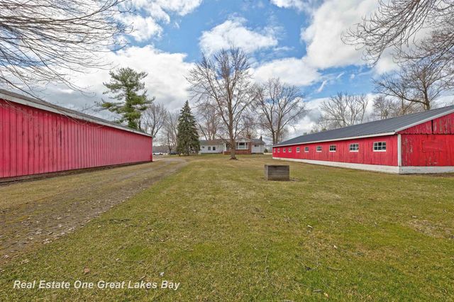 8730 Chesaning Road, Chesaning, MI 48616