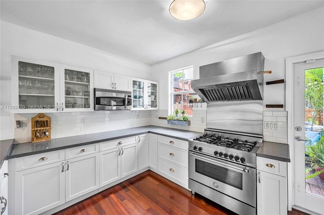 1601 SW 11th Ter, Miami, FL 33135