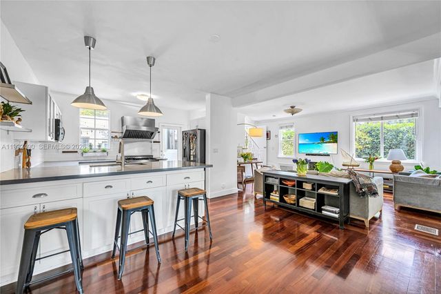 1601 SW 11th Ter, Miami, FL 33135