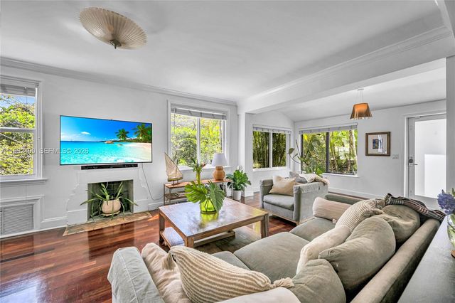 1601 SW 11th Ter, Miami, FL 33135