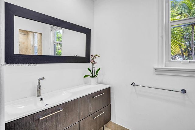 1601 SW 11th Ter, Miami, FL 33135