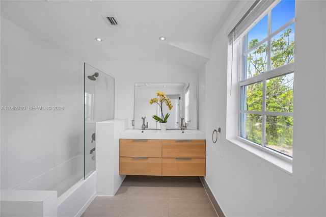 1601 SW 11th Ter, Miami, FL 33135