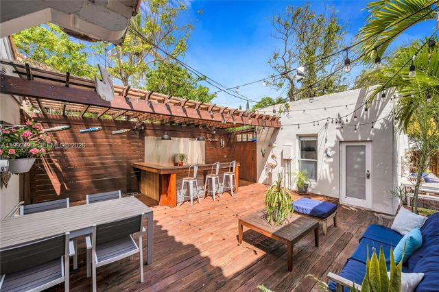 1601 SW 11th Ter, Miami, FL 33135