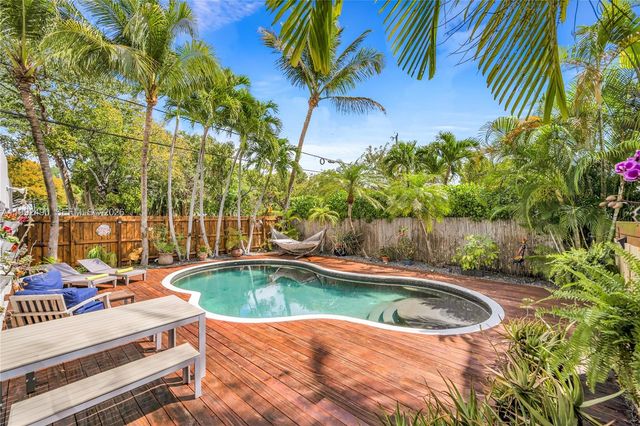 1601 SW 11th Ter, Miami, FL 33135