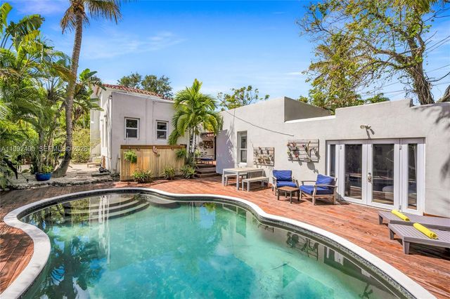 1601 SW 11th Ter, Miami, FL 33135