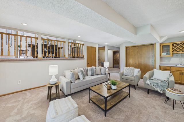 9137 Polaris Lane N, Maple Grove, MN 55369