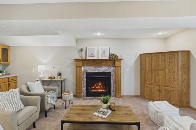 9137 Polaris Lane N, Maple Grove, MN 55369