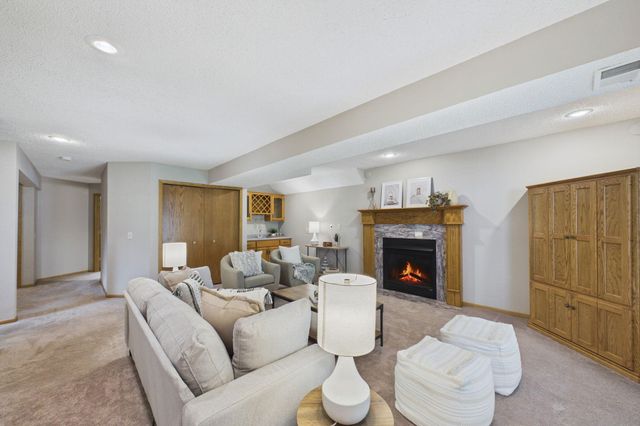 9137 Polaris Lane N, Maple Grove, MN 55369