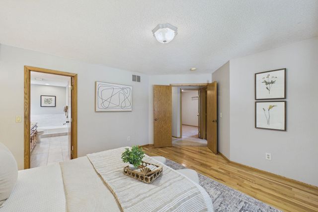 9137 Polaris Lane N, Maple Grove, MN 55369