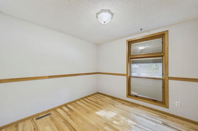 9137 Polaris Lane N, Maple Grove, MN 55369