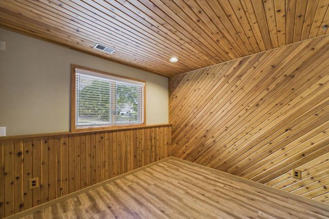 9137 Polaris Lane N, Maple Grove, MN 55369