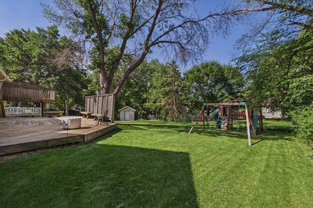 9137 Polaris Lane N, Maple Grove, MN 55369