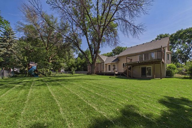 9137 Polaris Lane N, Maple Grove, MN 55369