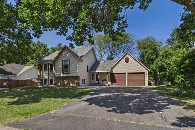 9137 Polaris Lane N, Maple Grove, MN 55369
