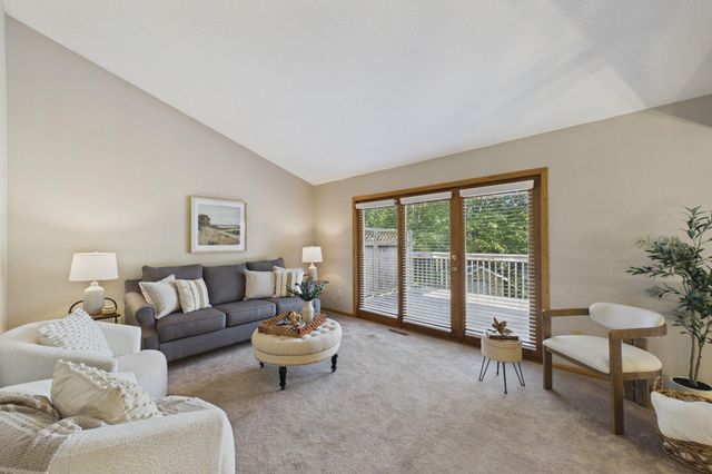 9137 Polaris Lane N, Maple Grove, MN 55369
