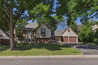 9137 Polaris Lane N, Maple Grove, MN 55369