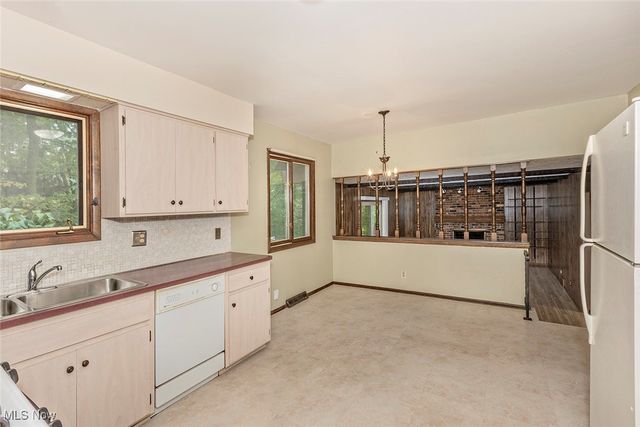 32650 Stony Brook Lane, Solon, OH 44139