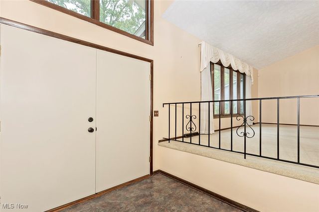 32650 Stony Brook Lane, Solon, OH 44139