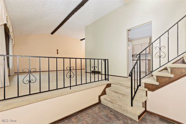 32650 Stony Brook Lane, Solon, OH 44139