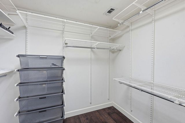 1004 Jousting PL, Austin, TX 78746