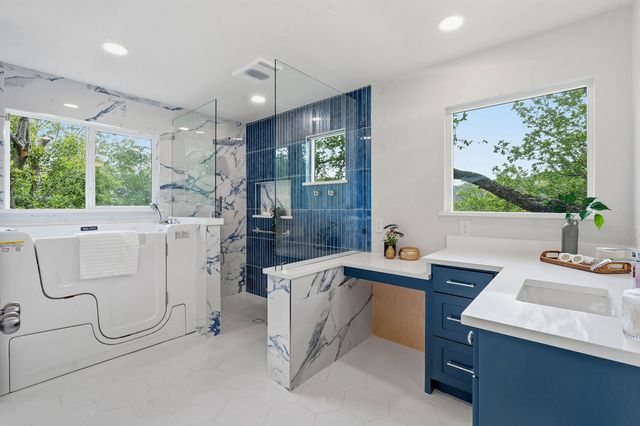 1004 Jousting PL, Austin, TX 78746