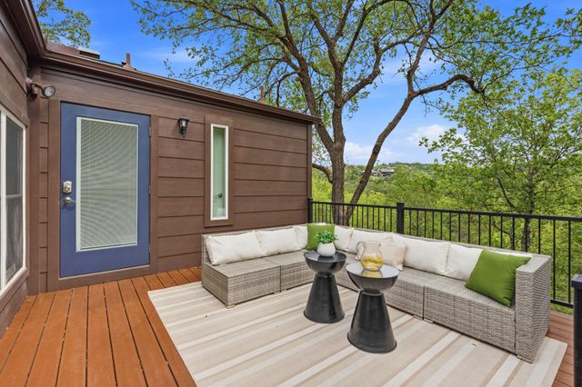 1004 Jousting PL, Austin, TX 78746