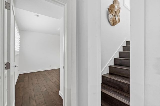 1004 Jousting PL, Austin, TX 78746