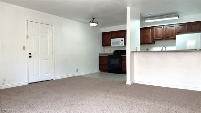 4370 Sandy River Drive 24, Las Vegas, NV 89103