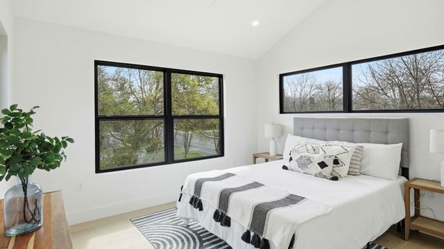 300 Lightsey RD 2, Austin, TX 78704