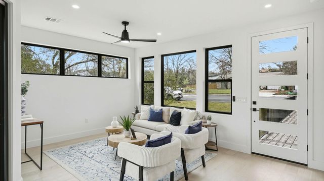 300 Lightsey RD 2, Austin, TX 78704