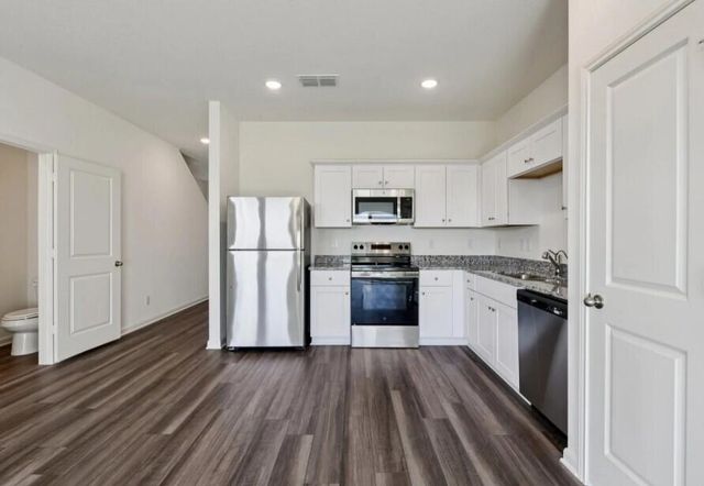 8867 Salamander Road 34, North Charleston, SC 29406