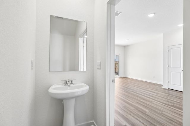 8867 Salamander Road 34, North Charleston, SC 29406