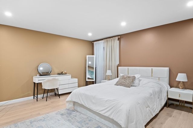 14 Day Rd., Holliston, MA 01746