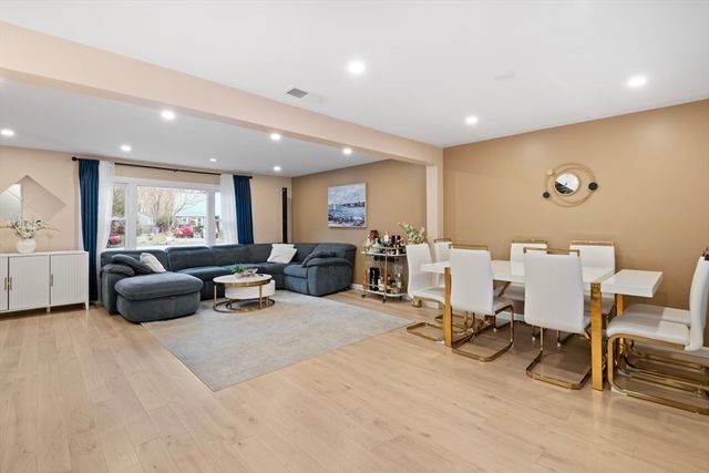 14 Day Rd., Holliston, MA 01746