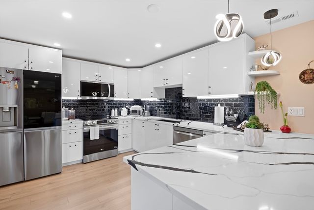 14 Day Rd., Holliston, MA 01746