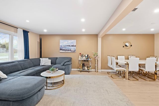14 Day Rd., Holliston, MA 01746